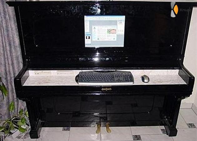computer in een piano