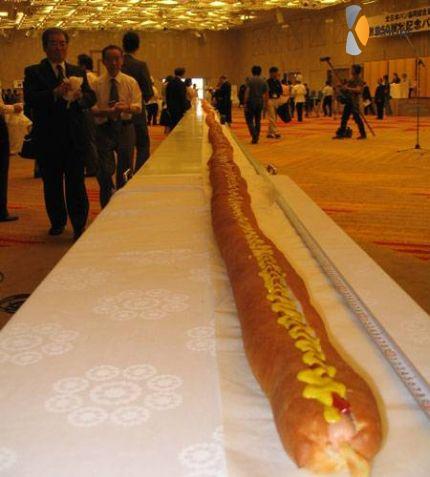 mega hot-dog